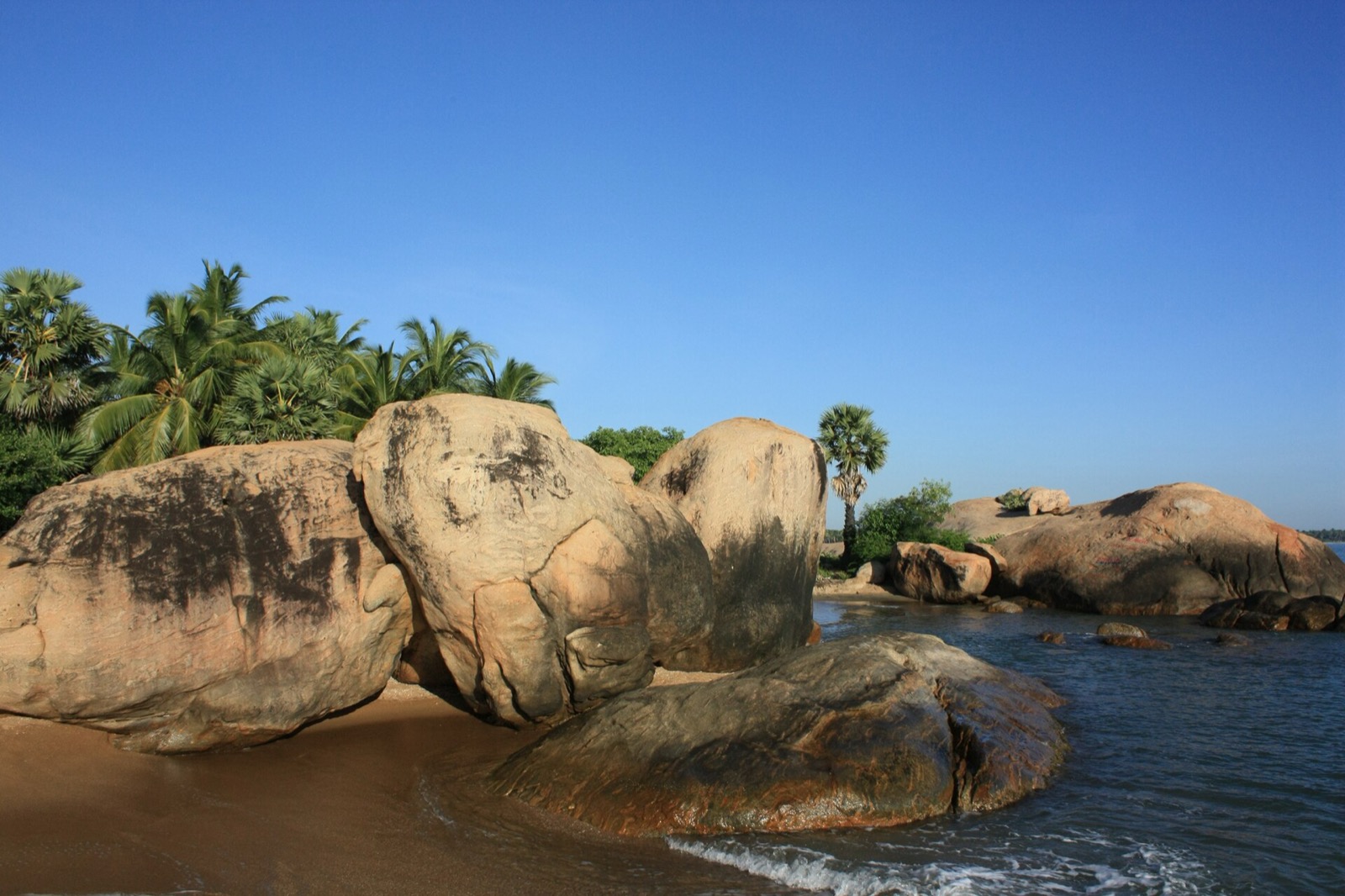Pasikuda beach in Sri Lanka