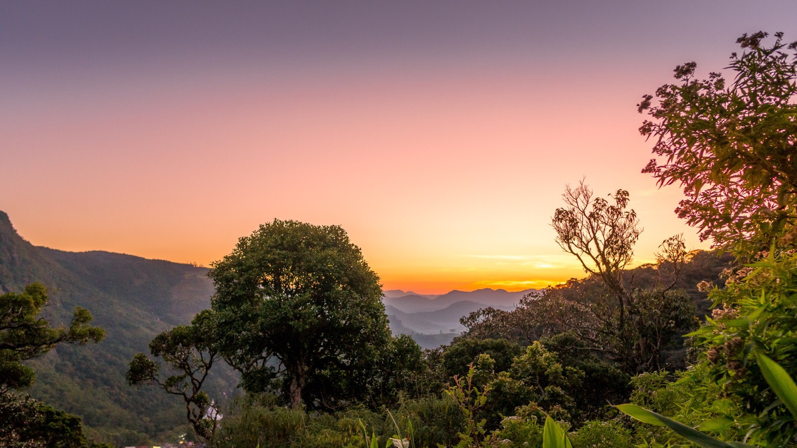 Sunrise view from Sri Pada in Sri Lanka